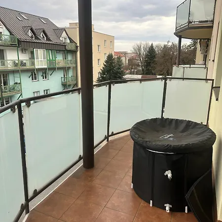 Topolova With Free Private Parking - Centre - Near Old Town - Large Terrace & Air Conditioning Διαμέρισμα