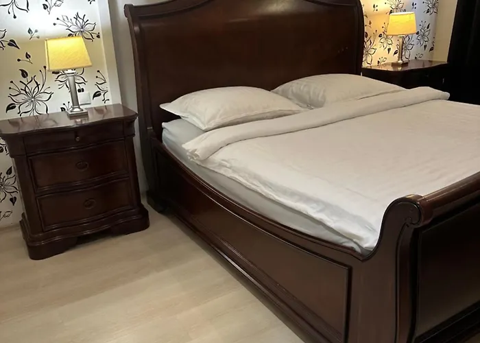 Topolova With Free Private Parking - Centre - Near Old Town - Large Terrace & Air Conditioning Koszyce